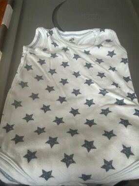 Sleeveless Star-Print Baby Sleep Sack - White with Gray Stars